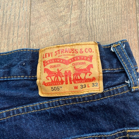 Levi's 505 Men's Dark Blue Jeans,33 by 32, 45$ - Picture 4 of 4
